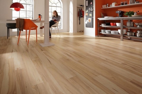 Phòng khách nên chọn sàn gỗ nào?